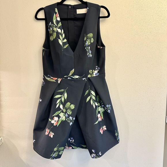 Keepsake Dresses & Skirts - Keepsake The‎ Label Women's Size Large Floral